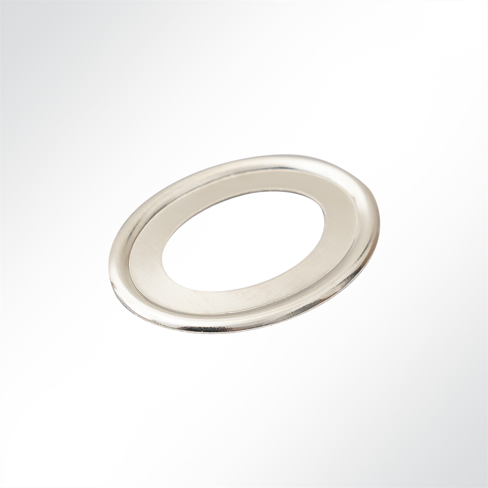 Artikelbild Drehverschluss Messing vernickelt mit Gegenplatte und Ovalöse 32x13x9,5mm