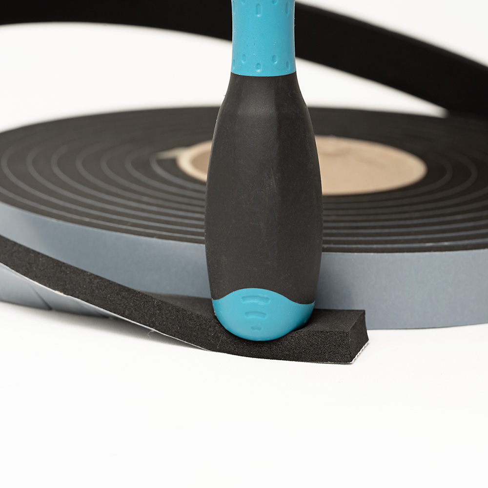 Artikelbild EPDM Zellkautschuk Dichtungsband einseitig selbstklebend Länge 10 Meter Dicke 4mm Breite 9mm